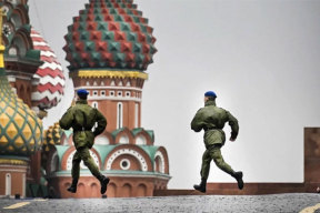 «Россияне станут меньше есть. Кроме москвичей, которые буквально «заедают» войну»