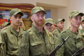 Фотофакт. Кто эти беларусы, которых забрали на военные сборы из сельхозорганизаций
