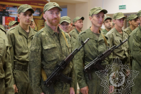 Фотофакт. Кто эти беларусы, которых забрали на военные сборы из сельхозорганизаций