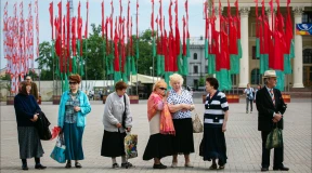 Три «Д» и бренды из секонда. Что беларусы думают о темпах роста пенсий