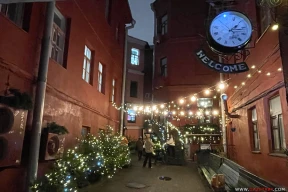 Новогодние локации вечернего Минска – как украшены улицы и бренды