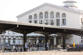 Вильнюсский аэропорт снова закрывался из-за метеошаров из Беларуси