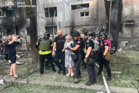 Война, 3 июля. Вечерний удар по Запорожью: жертвы, пострадавшие. Очередь к российской заправке – вид из космоса